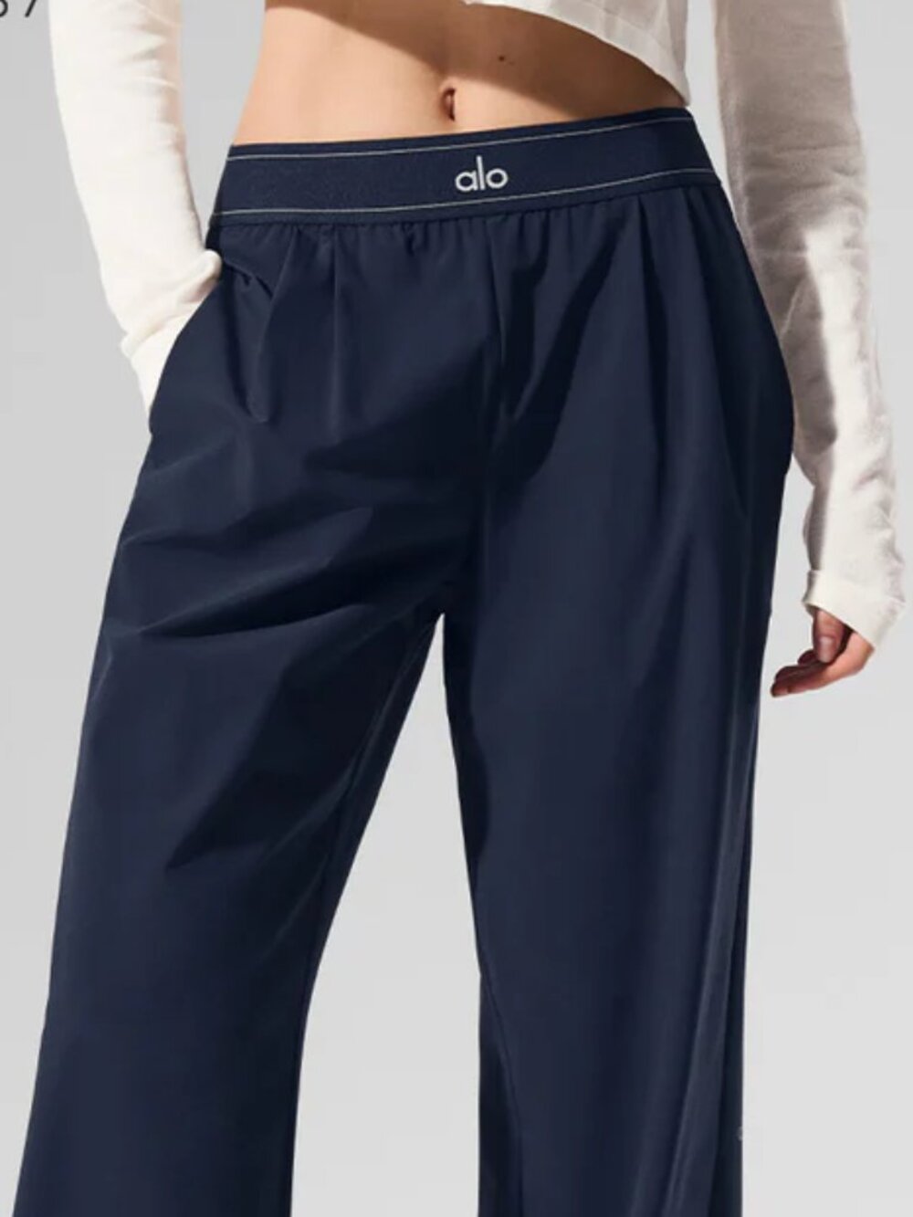 NWT XS🛒ALO Yoga Suit Up Trouser Navy Blue | 30" Everyday Travel Pants - Picture 2 of 8